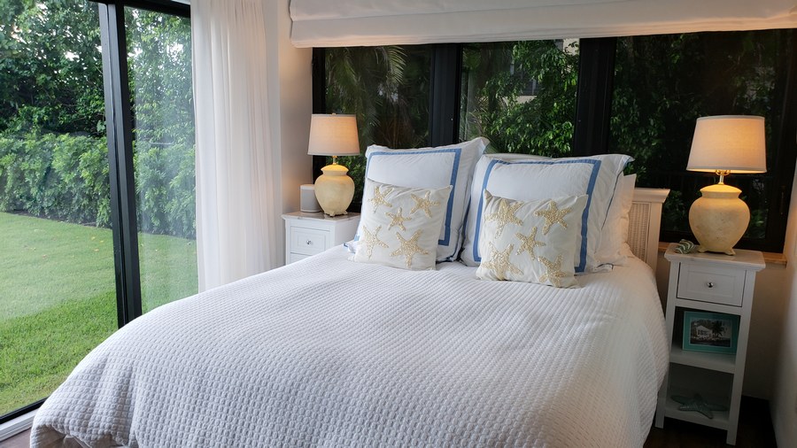Queen Bed